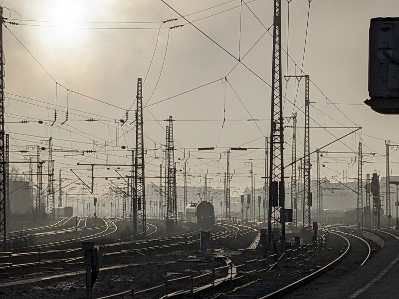 Schienenromantik in München – Blick vom S-Bahnhof Leuchtenbergring in Richtung Ostbahnhof (2025).