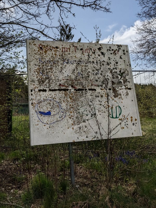 Rasten oder Rosten im ehemaligen Tenniscenter in Keferloh? (2024)