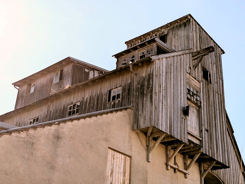 Was da wohl mal fabriziert wurde? – München-Neuperlach (2025)