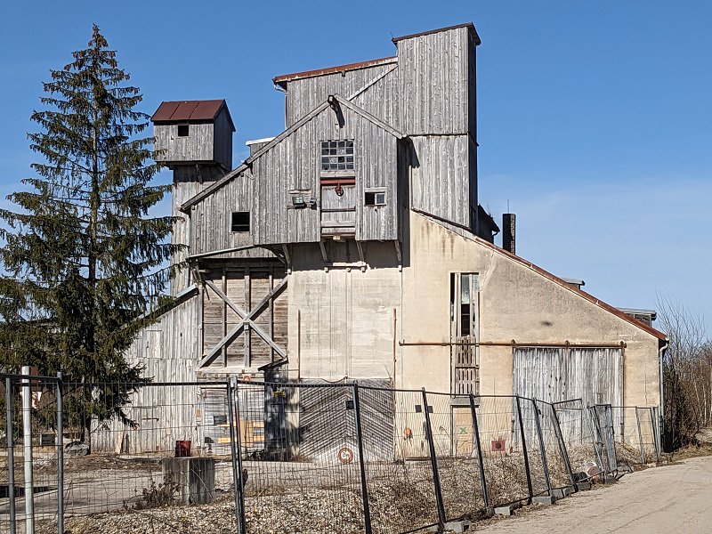 Echt interessante Architektur... – Hier von der anderen Seite aus gesehen.